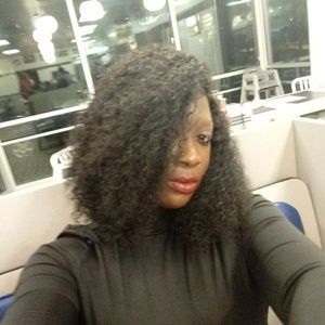 Meet your Posher, Desiree